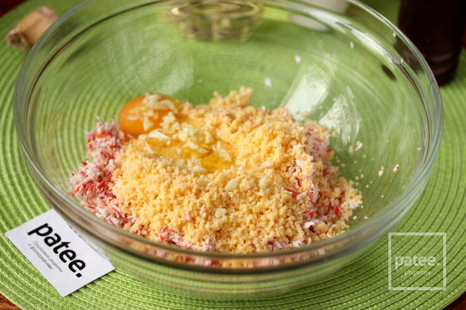 Котлеты из крабовых палочек с сыром - Шаг 5