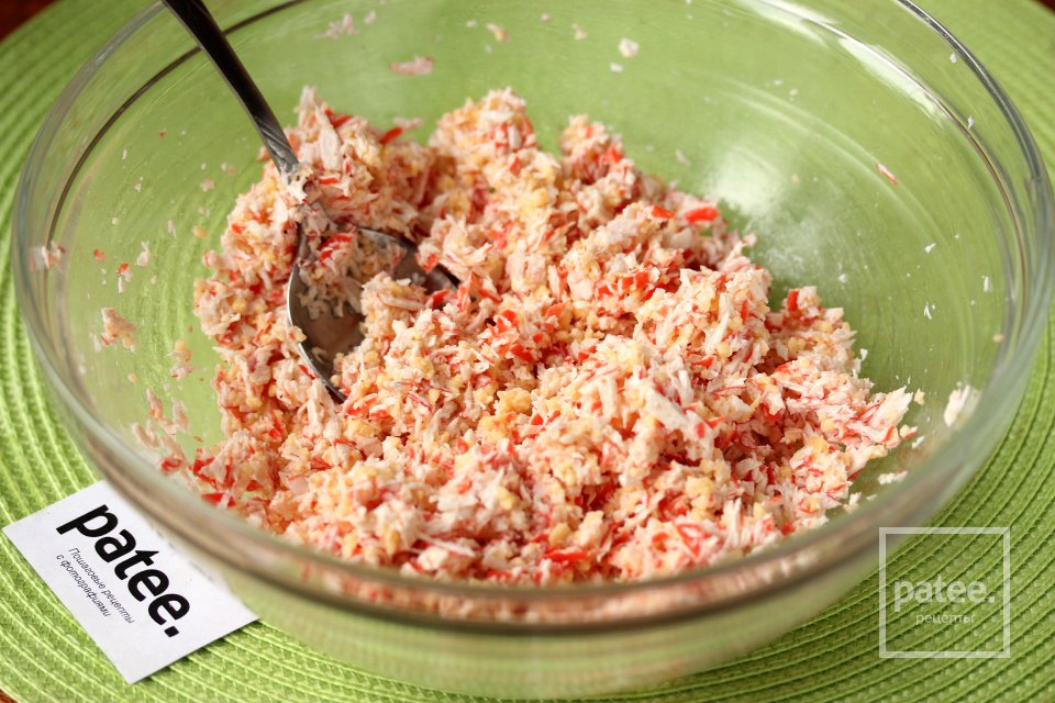 Котлеты из крабовых палочек с сыром - Шаг 8