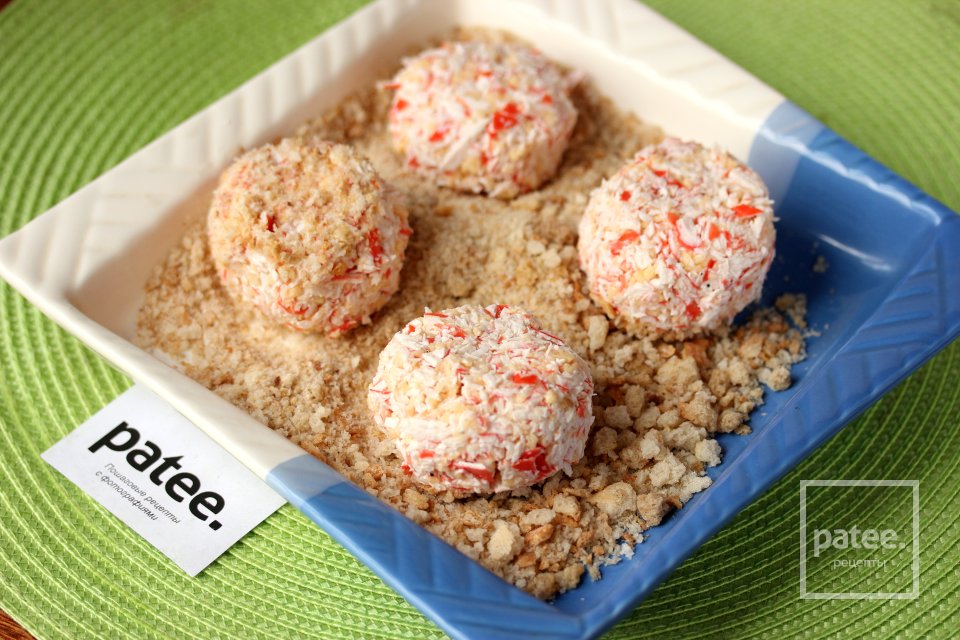 Котлеты из крабовых палочек с сыром - Шаг 9