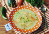 Куриный суп с морковными клецками для детей