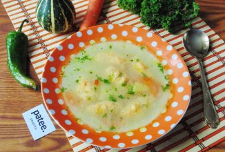 Куриный суп с морковными клецками для детей