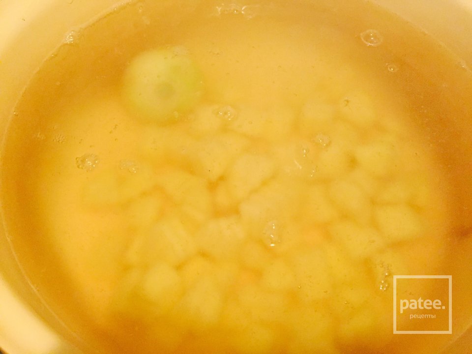 Легкий суп из консервы 🍵🐟 - Шаг 4