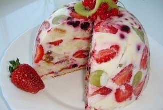 Тортик с фруктами .