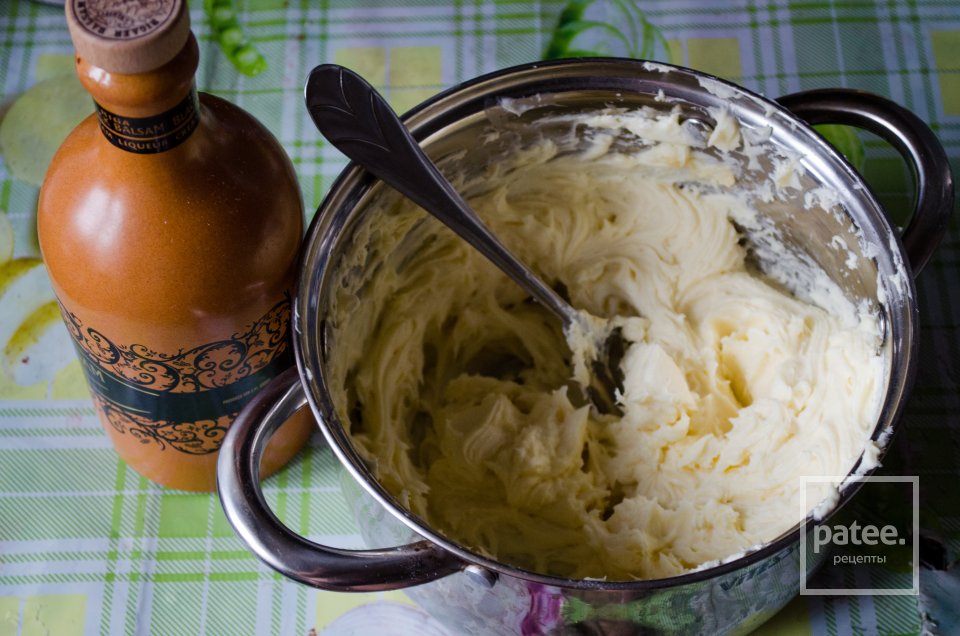 Торт с желе и малиновым соусом - Шаг 4