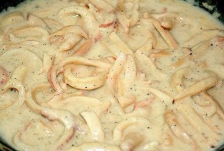 Нежный кальмар в сметанном соусе