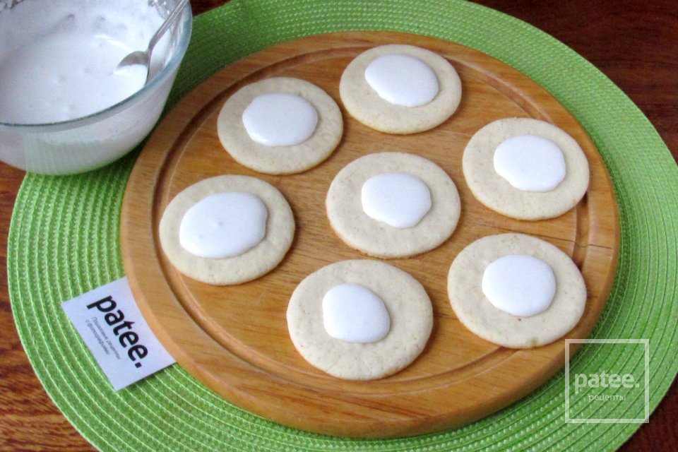 Новогоднее печенье Тающие снеговики - Шаг 16