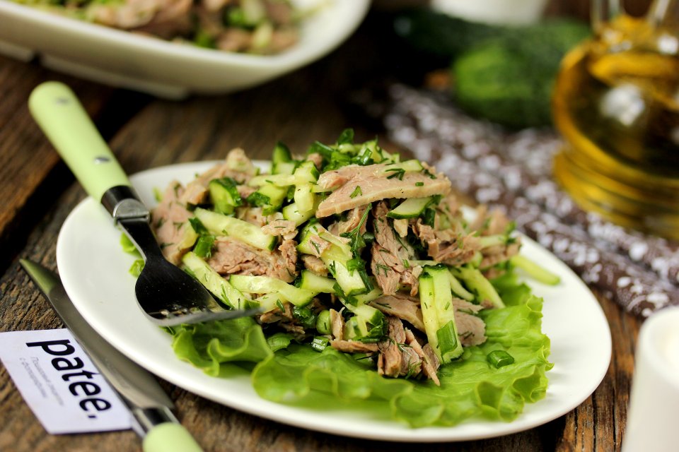 Салат с вареной говядиной и огурцом - рецепт с фотографиями - Patee. Рецепты