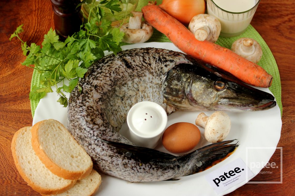Щука фаршированная грибами и овощами - Шаг 1