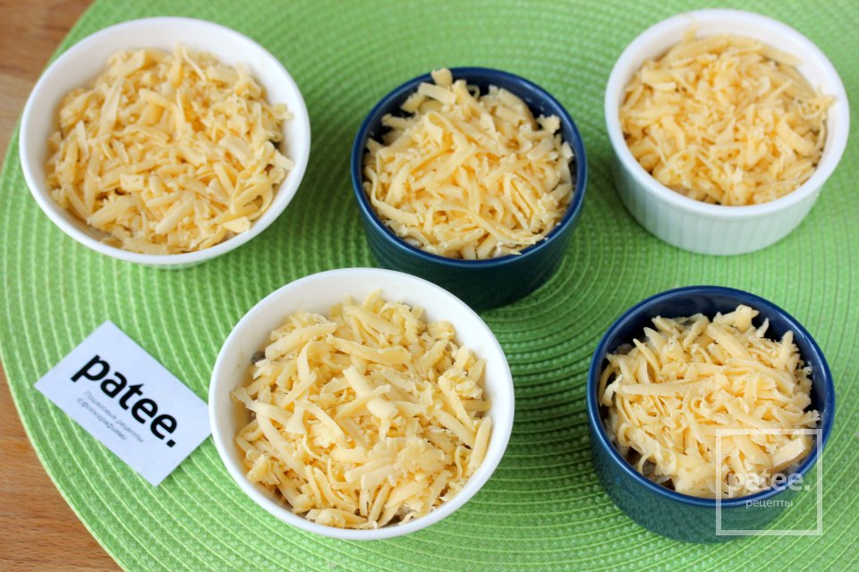 Жульен из рыбы с грибами - Шаг 12