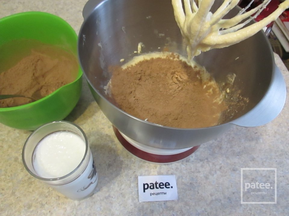 Капкейк шоколадный со вкусом шоколадной ириски - Шаг 9