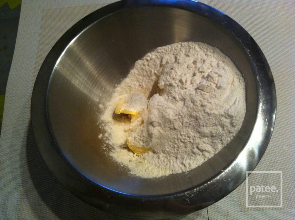 Сливовый пирог с безе - Шаг 1