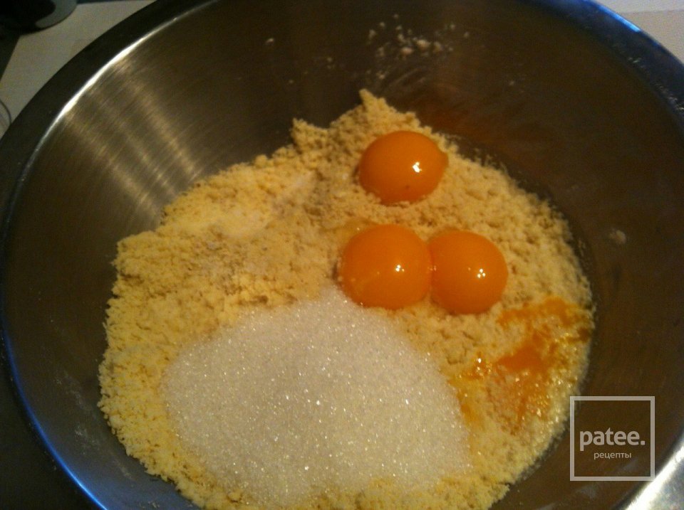 Сливовый пирог с безе - Шаг 2