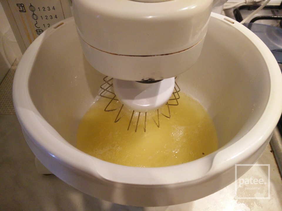 Сливовый пирог с безе - Шаг 7