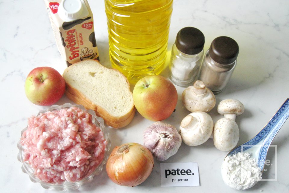 Тефтели в соусе из сливок и шампиньонов - Шаг 1