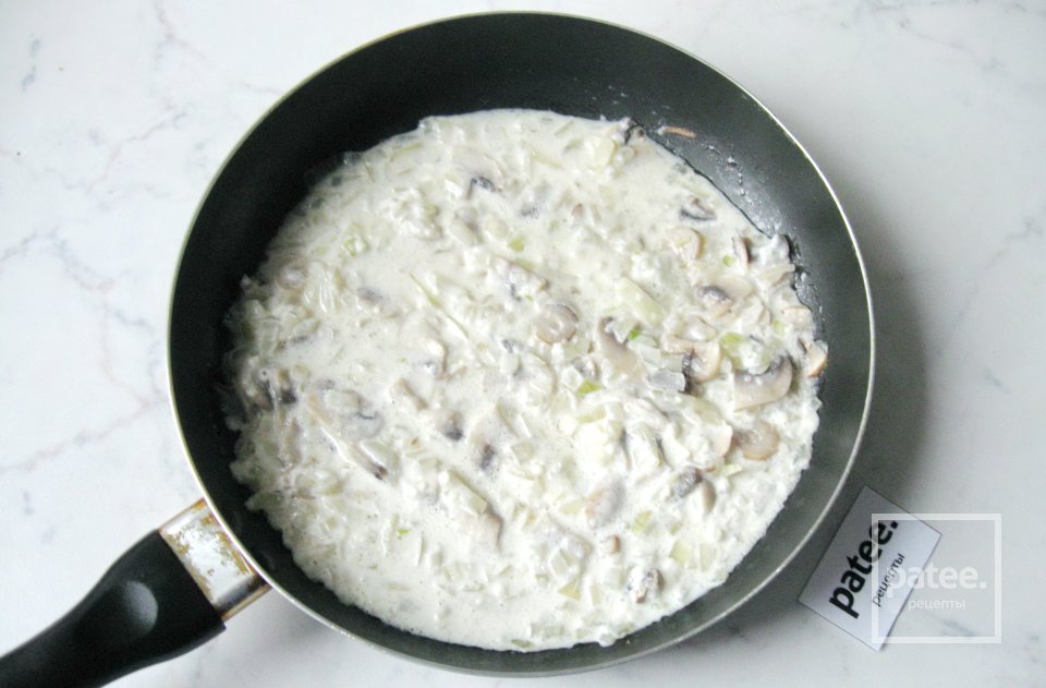 Тефтели в соусе из сливок и шампиньонов - Шаг 11