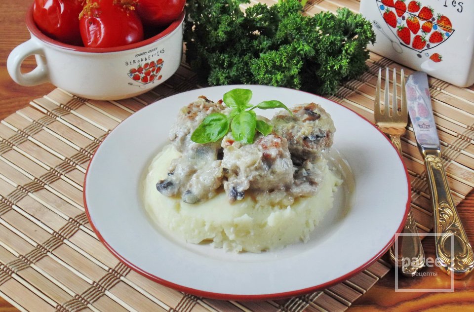 Тефтели в соусе из сливок и шампиньонов - Шаг 14