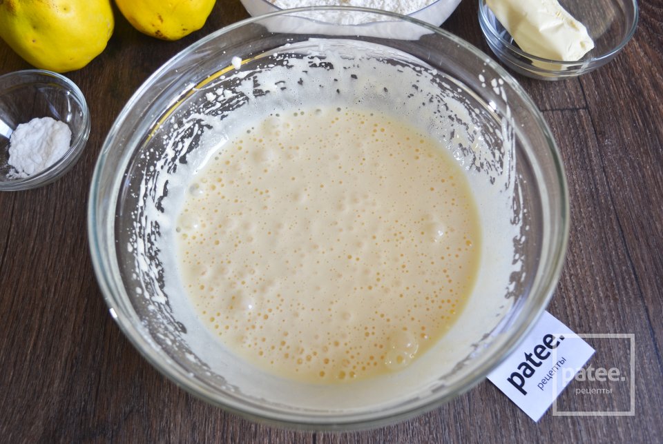 Медовый кекс с айвой в мультиварке - Шаг 4