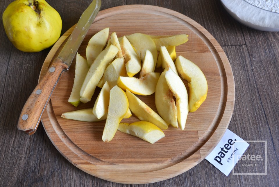 Медовый кекс с айвой в мультиварке - Шаг 7