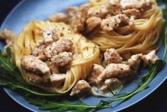 Паста с курицей в сливочном соусе