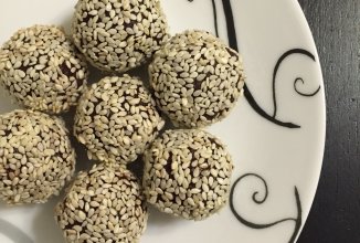 Орехово-финиковые конфеты