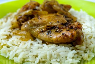 Запечённые куриные крылья в чесночном соусе