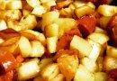 Жаренная картошка с сосисками