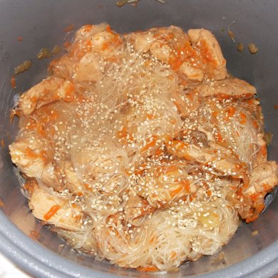 Курица с фунчозой в мультиварке - Шаг 11