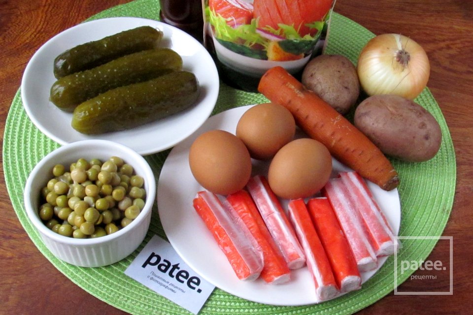 Салат Оливье с крабовыми палочками - Шаг 1