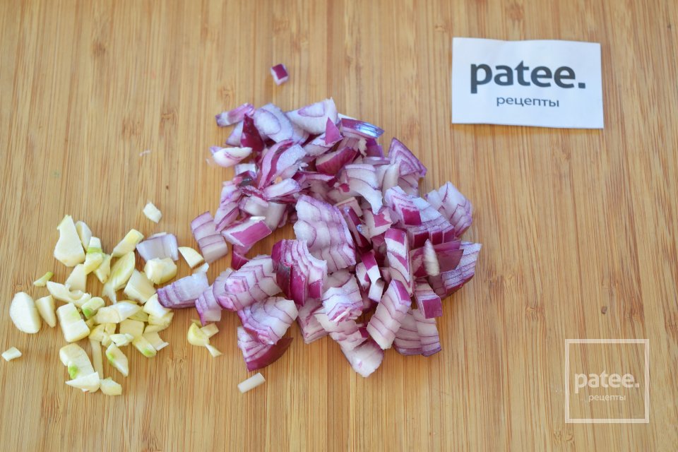 Тилапия в томатном соусе с консервированным нутом - Шаг 2