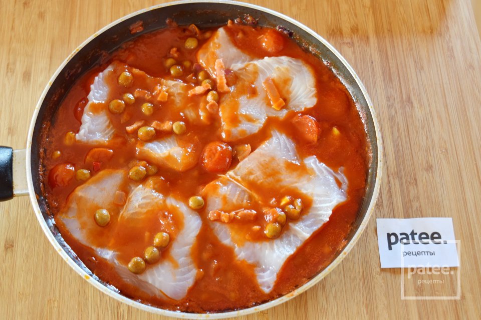 Тилапия в томатном соусе с консервированным нутом - Шаг 10