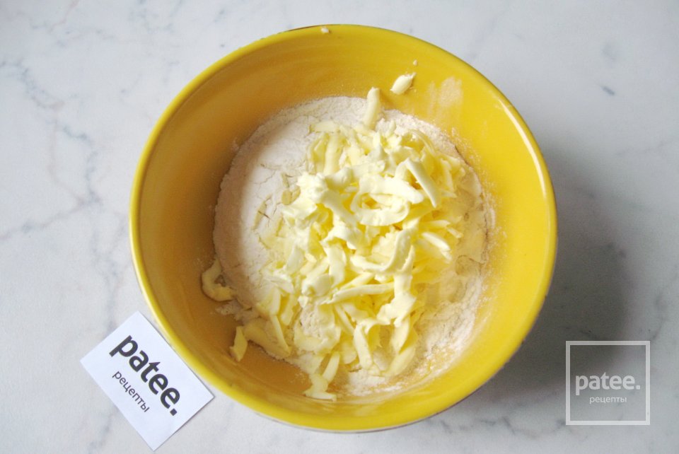 Булочки с вишней и штрейзелем - Шаг 10