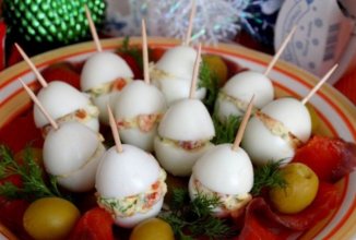 Фаршированные яйца с сёмгой