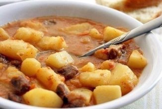 Картошка , тушенная с мясом