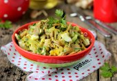 Салат с вёшенками и огурцом