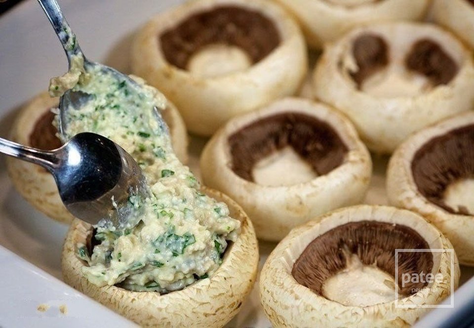 Шампиньоны с курицей и сыром. - Шаг 4