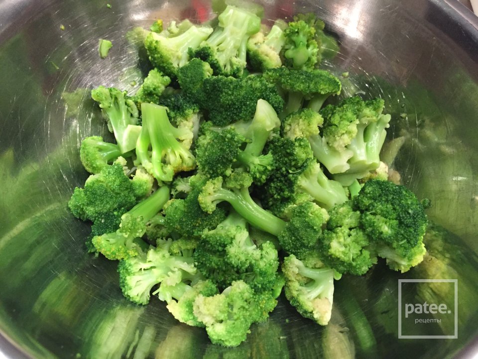 Куриное филе с оладьями из броколли - Шаг 1