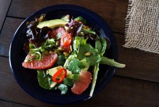 Салат из авокадо и грейпфрута