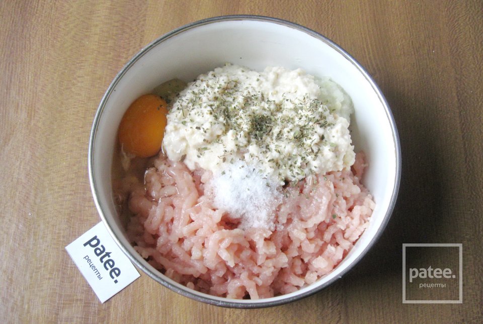 Куриные котлеты на сливках - Шаг 11
