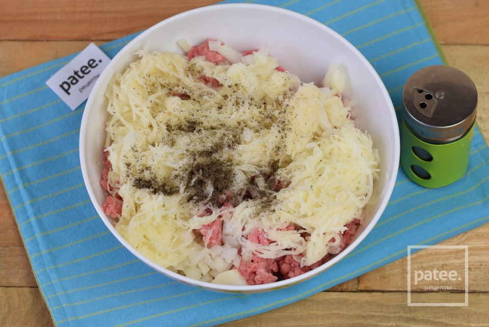 Картофельно-мясной пирог на слоеном тесте - Шаг 6