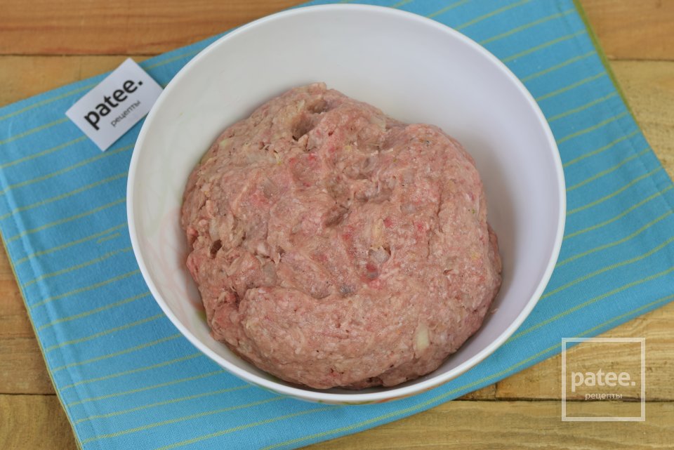 Картофельно-мясной пирог на слоеном тесте - Шаг 8