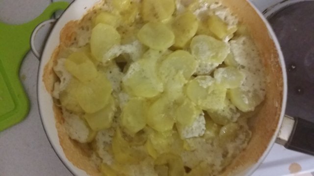 Картофель запеченный с сыром в сливках
