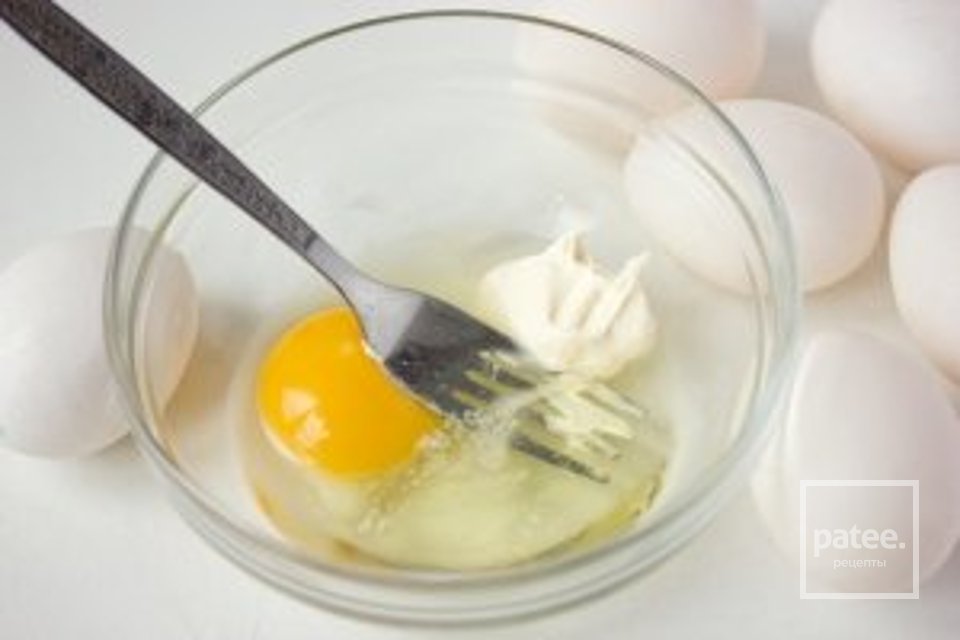 Запечённые яичные рулетики с мясной начинкой - Шаг 2