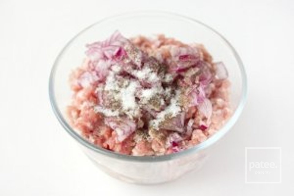 Запечённые яичные рулетики с мясной начинкой - Шаг 5