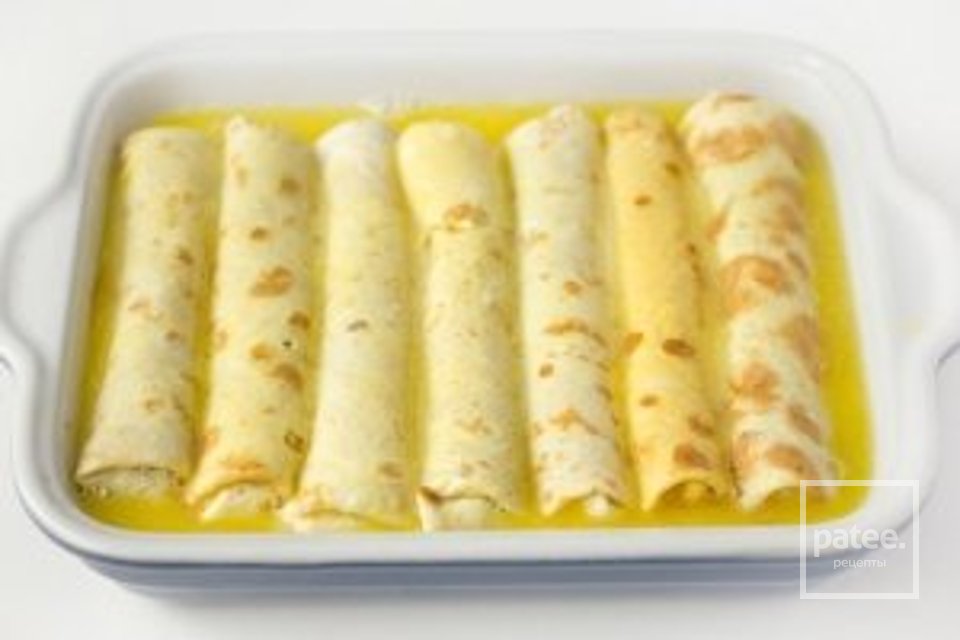 Запечённые яичные рулетики с мясной начинкой - Шаг 9