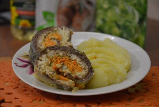 Рулеты из скумбрии с морковью и чесноком