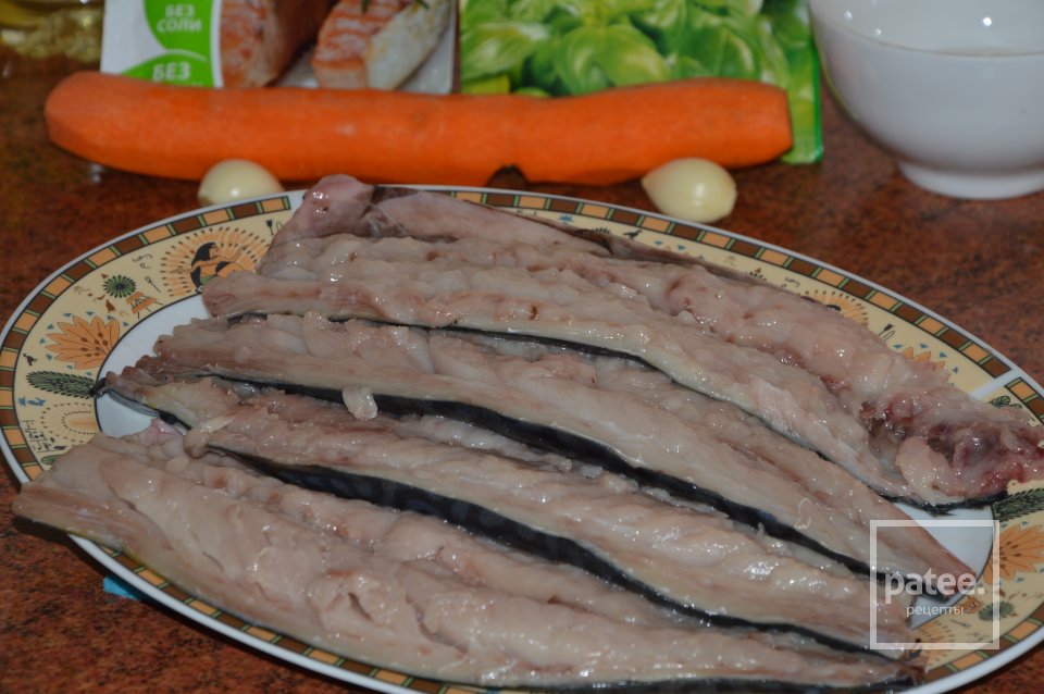 Рулеты из скумбрии с морковью и чесноком - Шаг 2