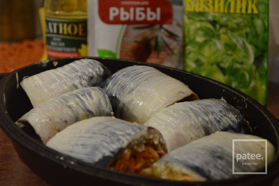 Рулеты из скумбрии с морковью и чесноком - Шаг 3