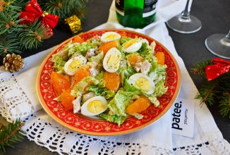 Праздничный салат с курицей и мандаринами