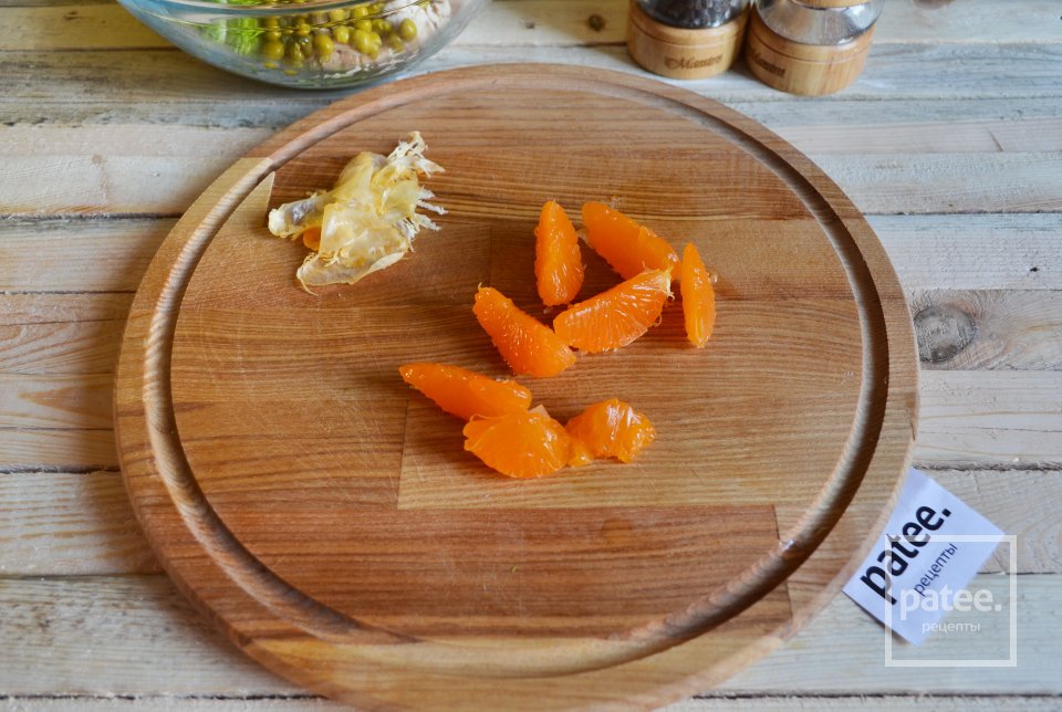 Праздничный салат с курицей и мандаринами - Шаг 7