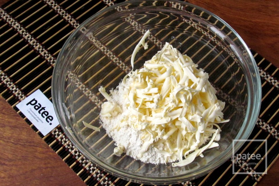 Сырные корзиночки с печенью трески - Шаг 3